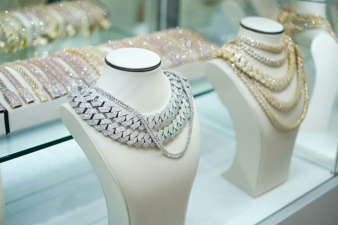 jewelry store interior theft