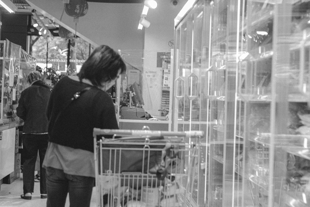 store detective watching shopper