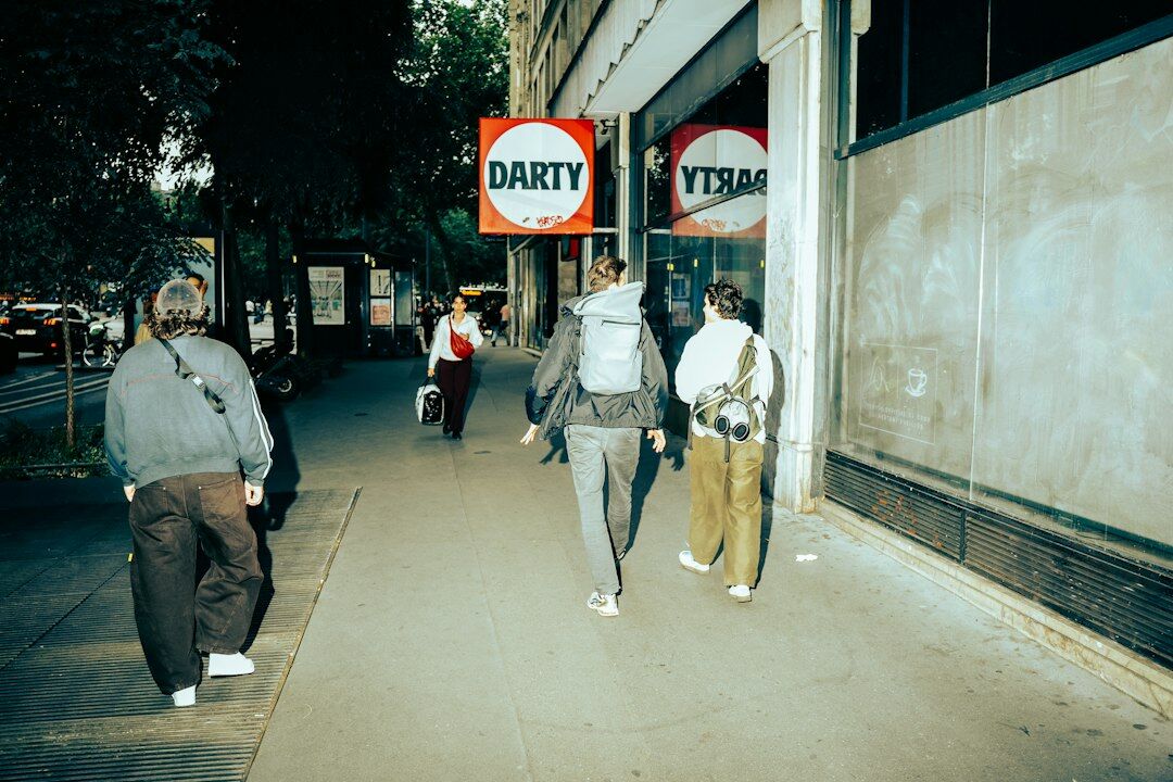 group of thieves in store
